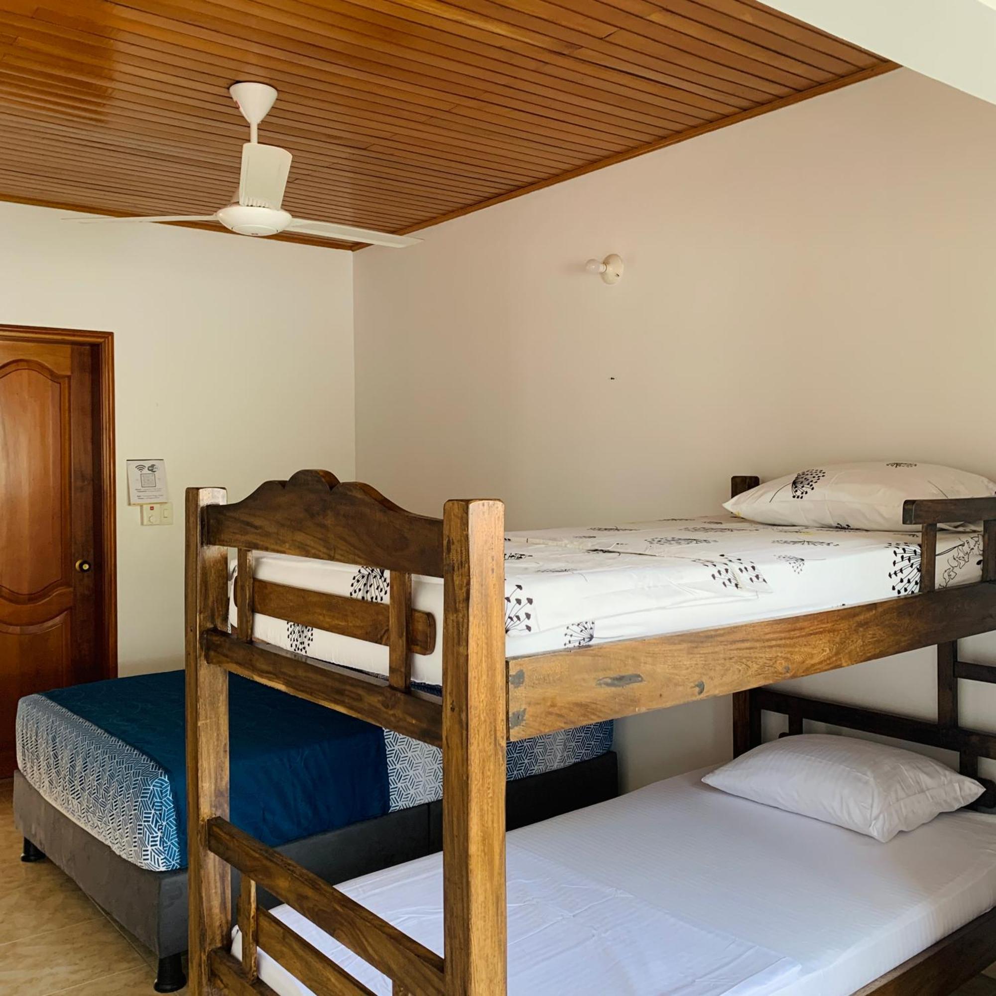 Hostel Cerca Al Centro Historico Картахена Экстерьер фото