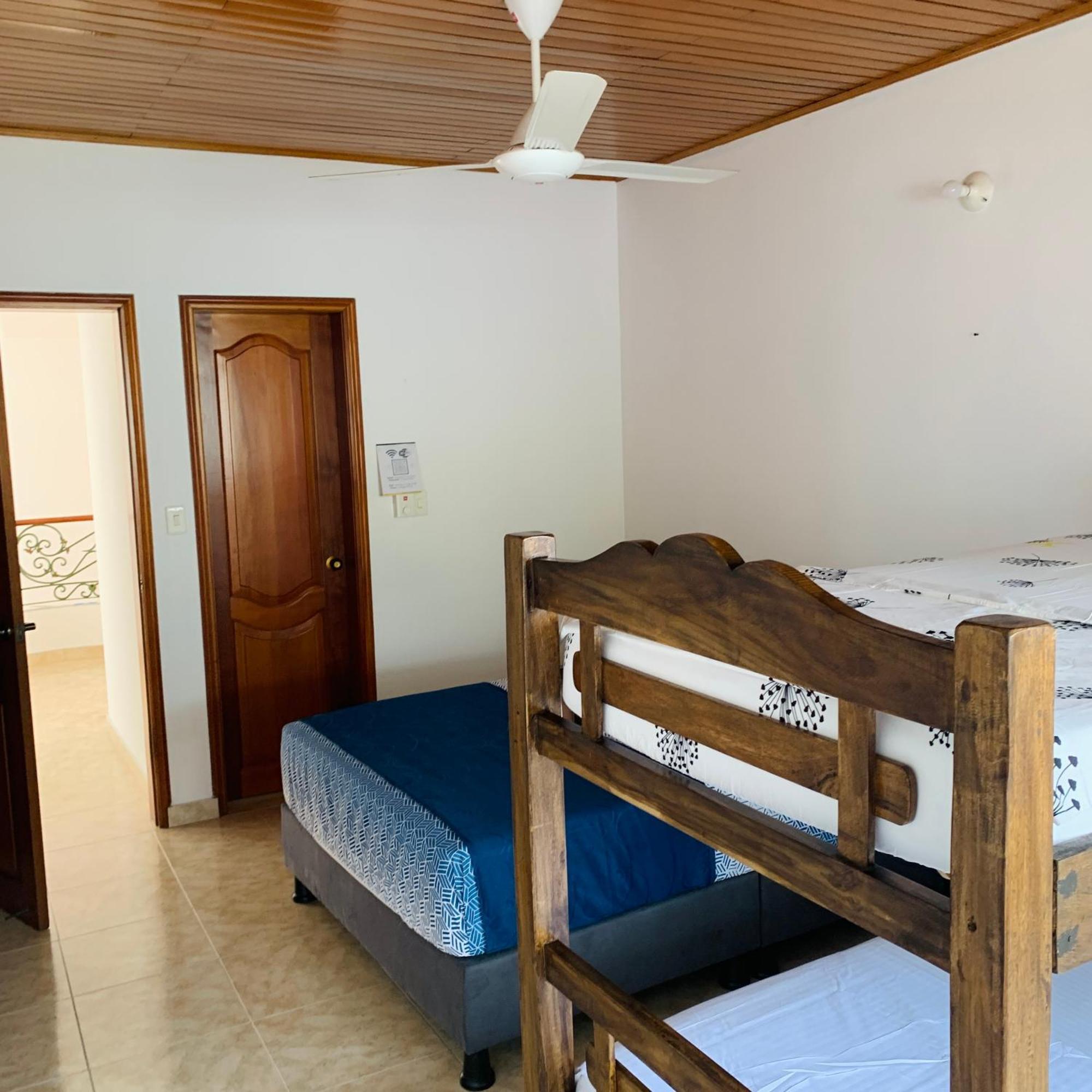 Hostel Cerca Al Centro Historico Картахена Экстерьер фото