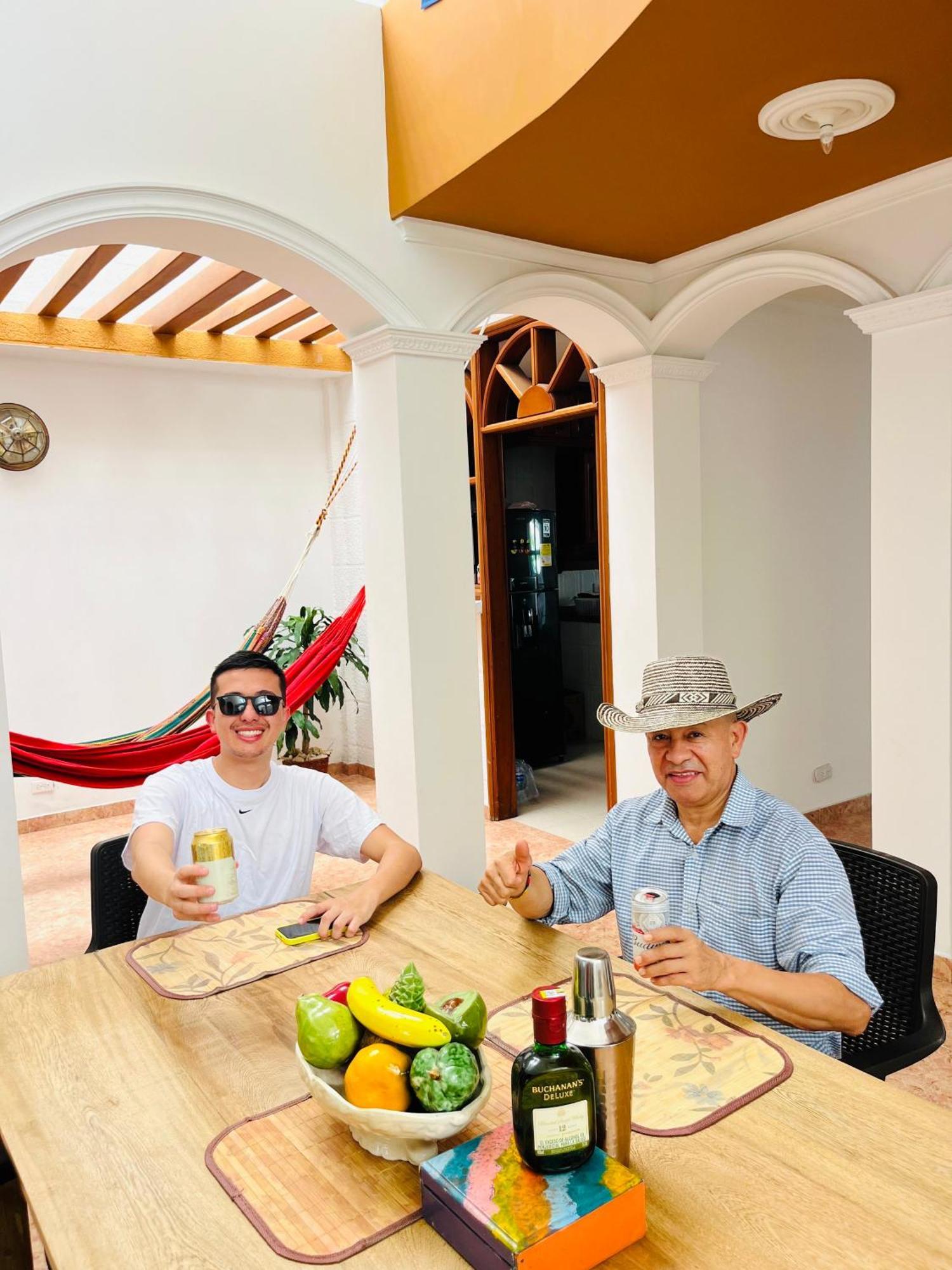 Hostel Cerca Al Centro Historico Картахена Экстерьер фото